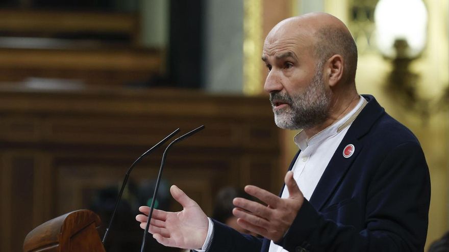Néstor Rego (BNG) en el pleno de investidura.