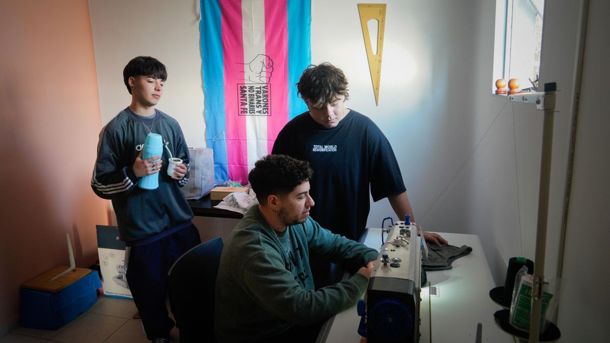 Contra la incertidumbre jurídica y la falta de recursos: la ley de Identidad de Género resiste en los consultorios