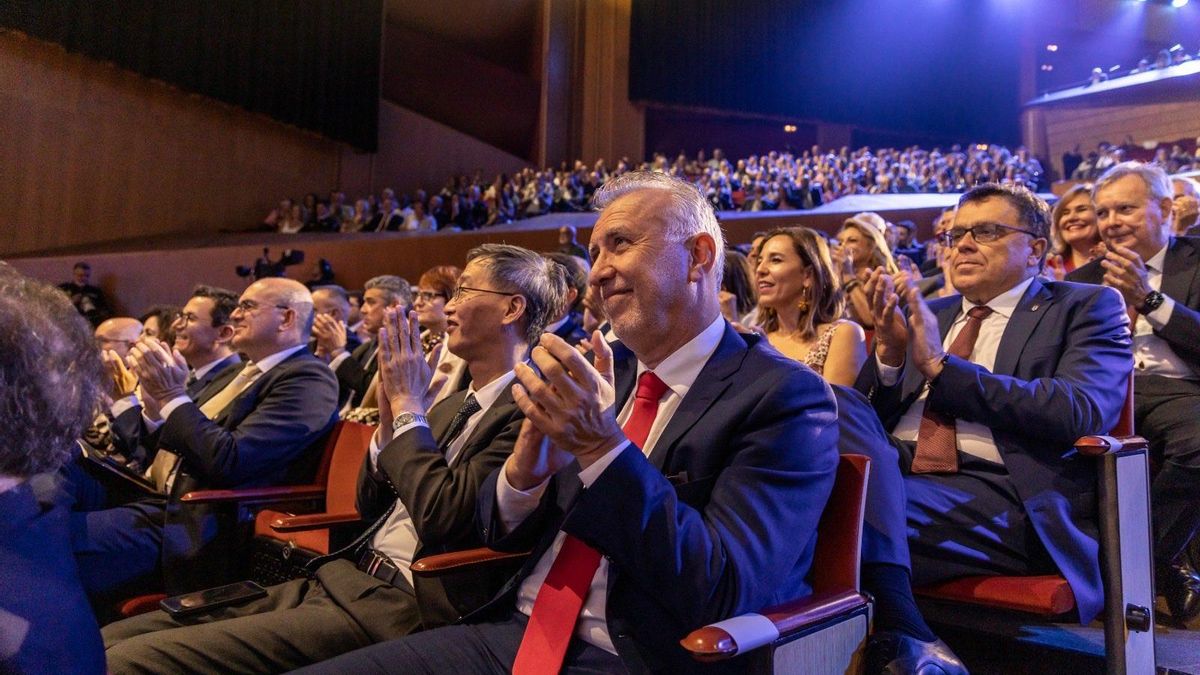 Torres defiende que el reto de Canarias es que "la gente tenga vivienda y que haya una redistribución de la riqueza"