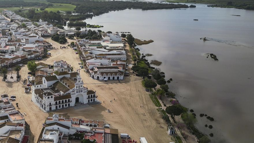 La marisma de Doñana mantiene, siete años después, amplias zonas inundadas en agosto