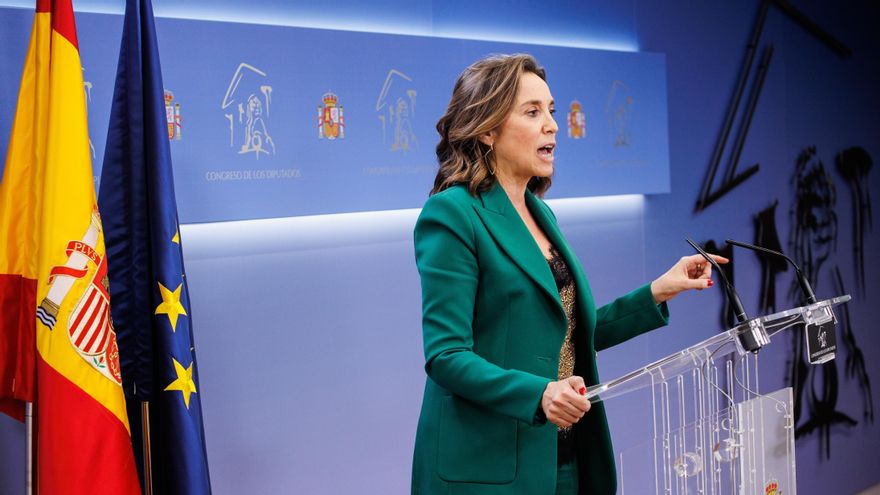 La portavoz del Grupo Popular en el Congreso, Cuca Gamarra, da una rueda de prensa tras una sesión plenaria en el Congreso de los Diputados, a 3 de febrero de 2022