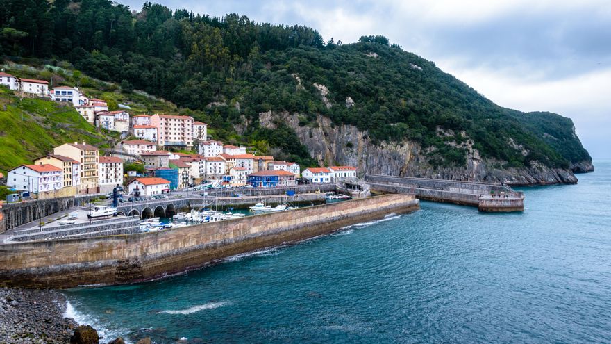 El pueblo del País Vasco que se adapta a la pendiente desafiando a la gravedad