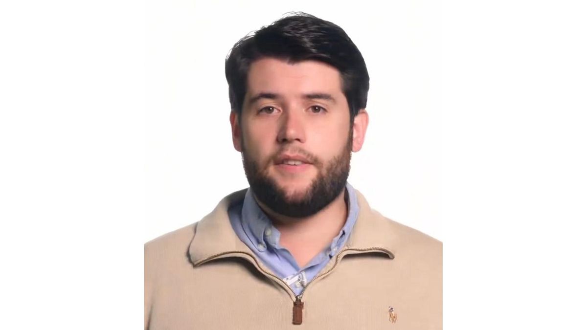 El secretario general de Nuevas Generaciones dimite, pide el voto para Vox y se da de baja del PP