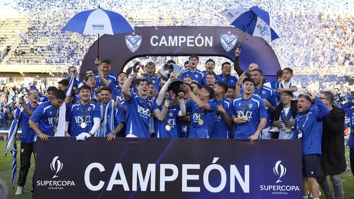 Vélez celebró un nuevo título en Rosario.