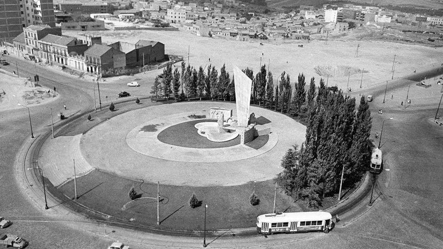 Plaza de Castilla en 1960 tomada des arriba del depósito