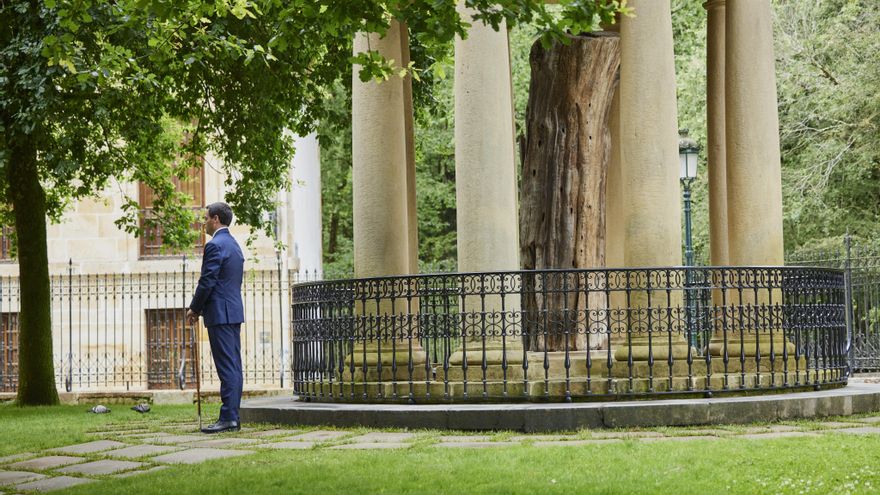 Pradales jura como lehendakari "humildemente" ante Dios y la sociedad pero prescinde de la "lealtad" a Felipe VI