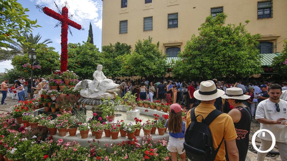 Segundo premio en Recintos Cerrados Cruz de la Hermandad del Santo Sepulcro
