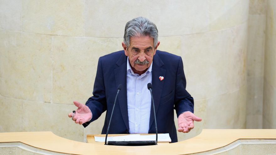 La "inverosímil" encuesta electoral del CIS en Cantabria: empate técnico entre PP y PSOE y batacazo para Revilla, que perdería la mitad de sus diputados