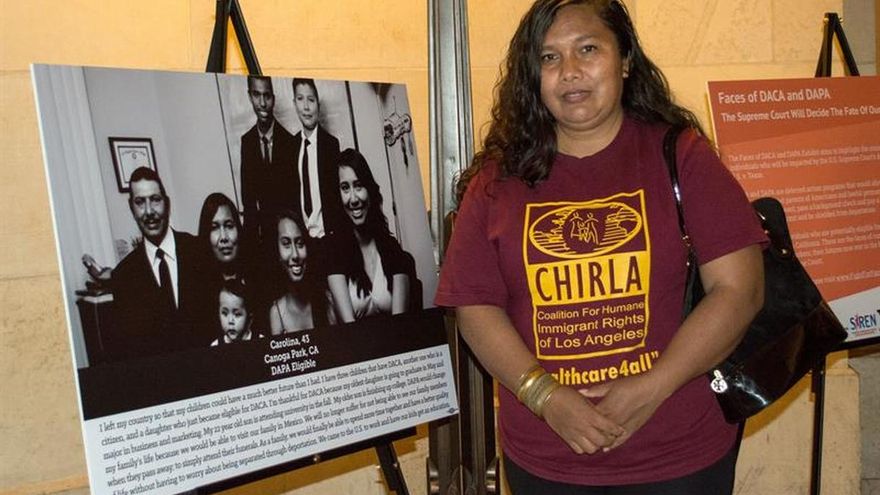 Una muestra fotográfica pone cara a los indocumentados y muestra sus emociones