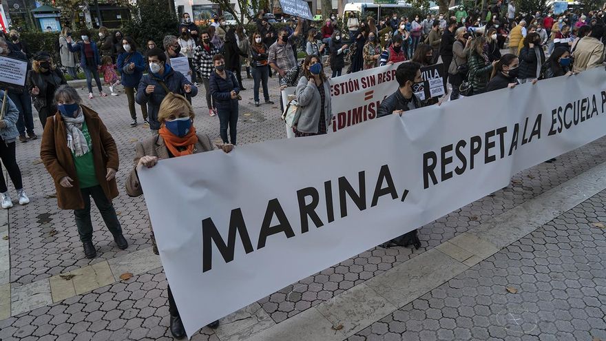 Cabecera de la protesta contra la Consejera de Educación de Cantabria.