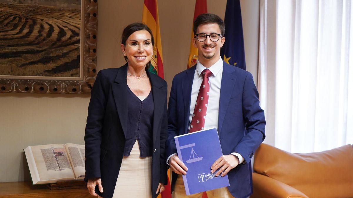 La coalición PP-Vox en Aragón ficha a un representante de Abogados Cristianos como asesor jurídico en Medio Ambiente