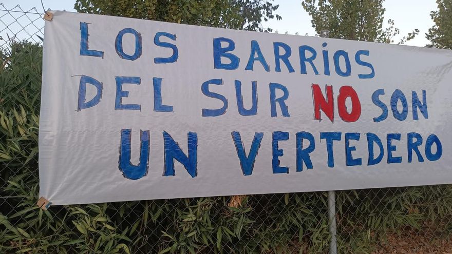 Vecinos de Usera y Villaverde se citan para protestar contra el crematorio de la M-40: "Basta de contaminar los barrios del sur"