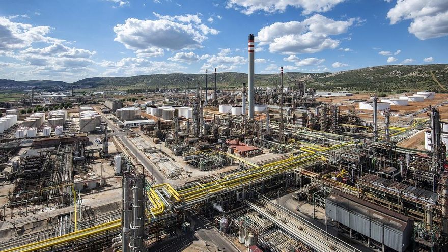 Manzanares y Puertollano tendrán plantas para reciclar plásticos de la refinería y del sector agrario