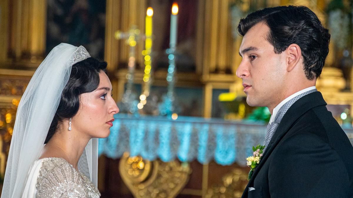 Ángela y Curro, durante su boda en 'La Promesa'