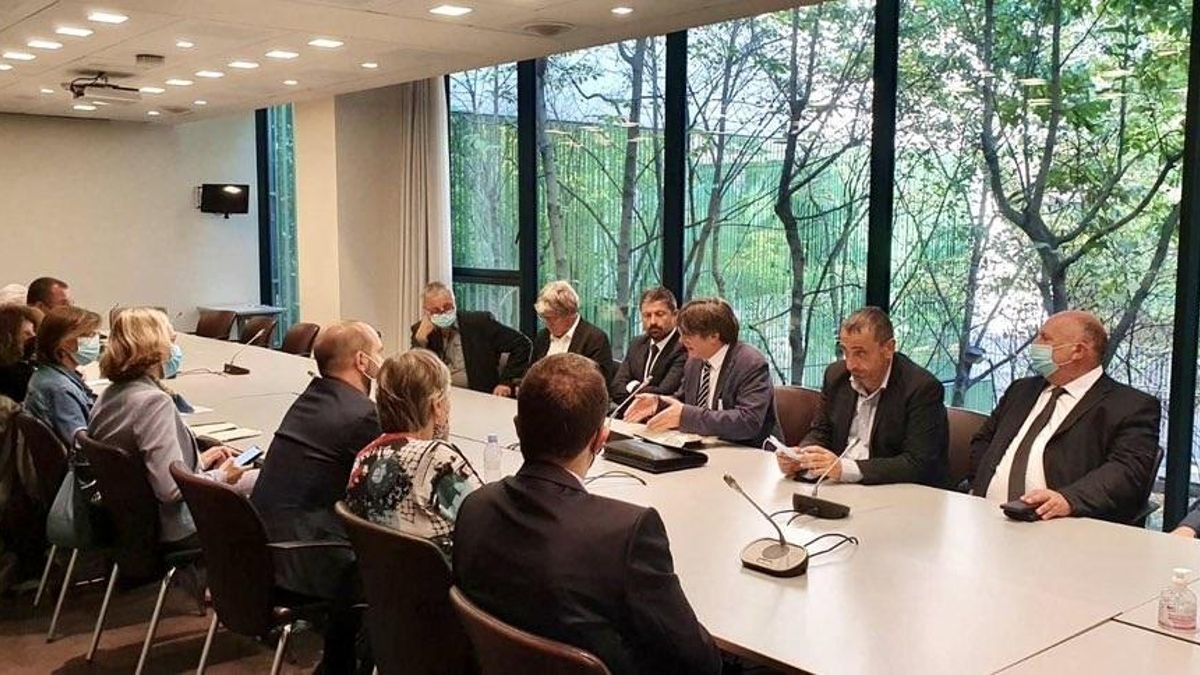 Reunión del expte. Carles Puigdemont con diputados y senadores en la Asamblea Nacional francesa