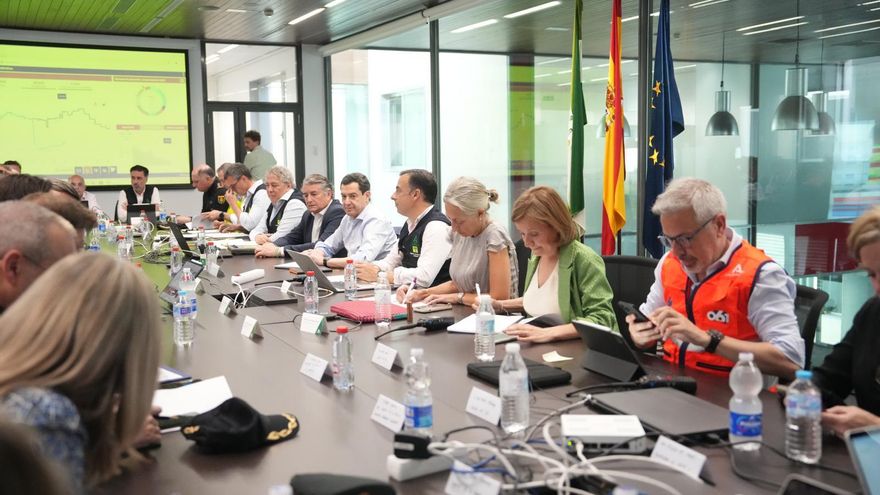 Moreno pide a Sánchez recuperar la gestión directa del apagón en Andalucía dos horas después de descartarlo