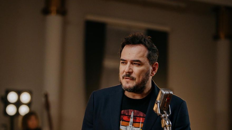 Ismael Serrano recorre su carrera en 'Sinfónico': "Los mismos acordes, pero siendo quizás otras personas"
