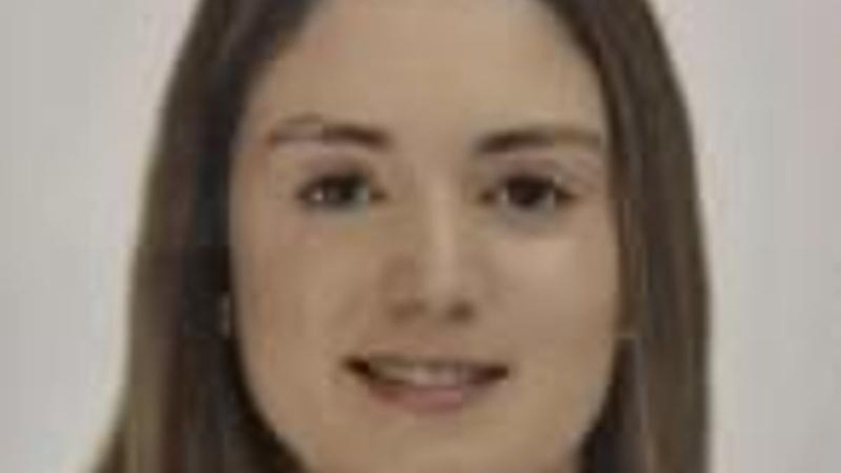 CELIA BENITO MARTÍNEZ 21 AÑOS