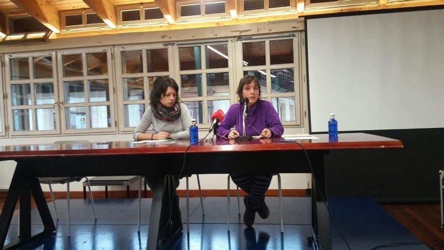 La asociación de Trabajadoras de Hogar de Bizkaia denuncia que el 71,5% de internas supera las 60 horas semanales