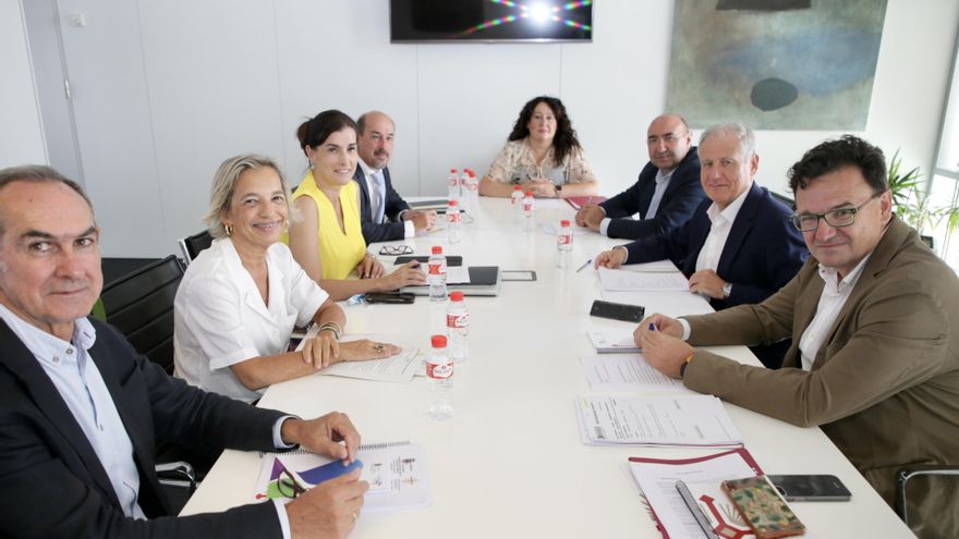 Reunión de la Consejería de Industria y el Ayuntamiento de Santander
