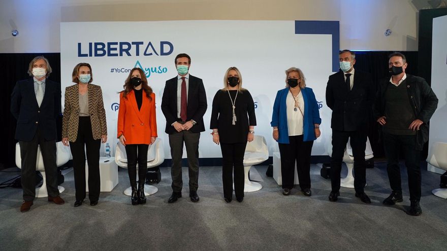 El líder del PP, Pablo Casado, junto a la portavoz en el Congreso, Cuca Gamarra, el secretario de Justicia e Interior del PP, Enrique López, en un acto en defensa de las víctimas del terrorismo. En Aranjuez (Madrid), 28 de abril de 2021.