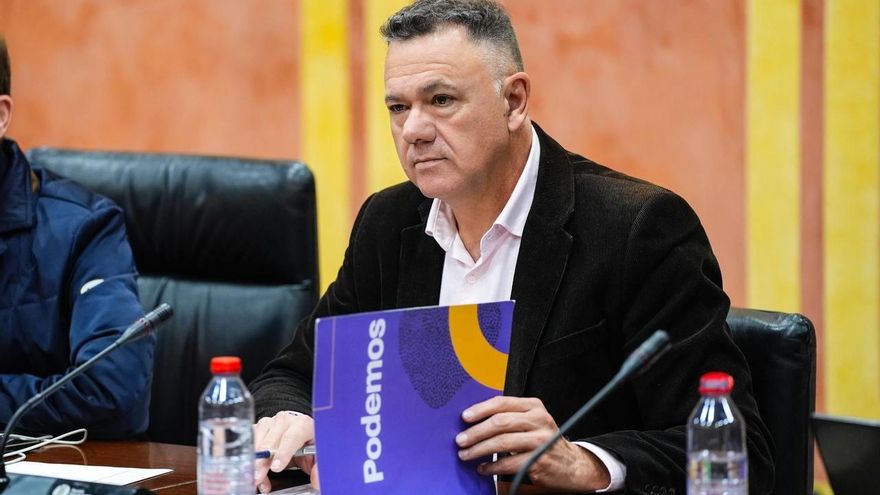 Archivo - El parlamentario de Por Andalucía Juan Antonio Delgado, en una foto de archivo.