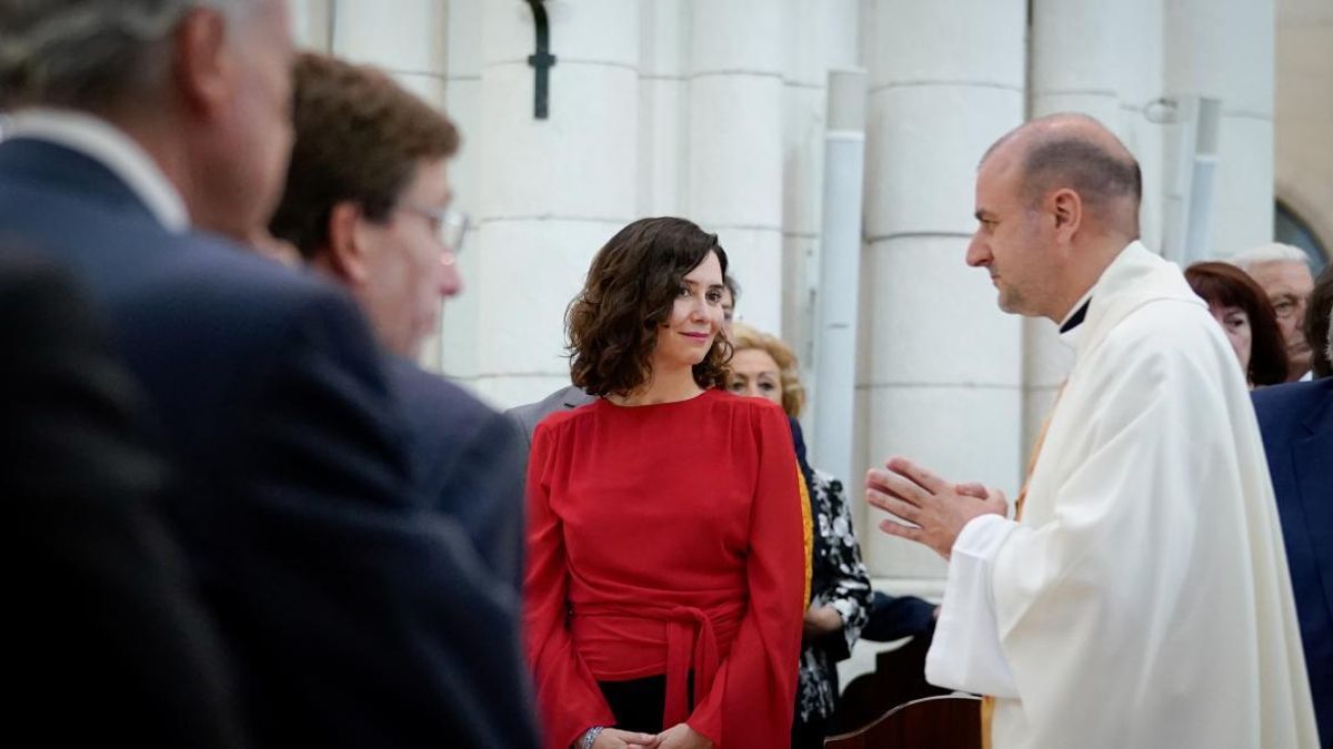 El arzobispo de Madrid hará un funeral católico por las víctimas en Adamuz después de que se lo reclamara Ayuso