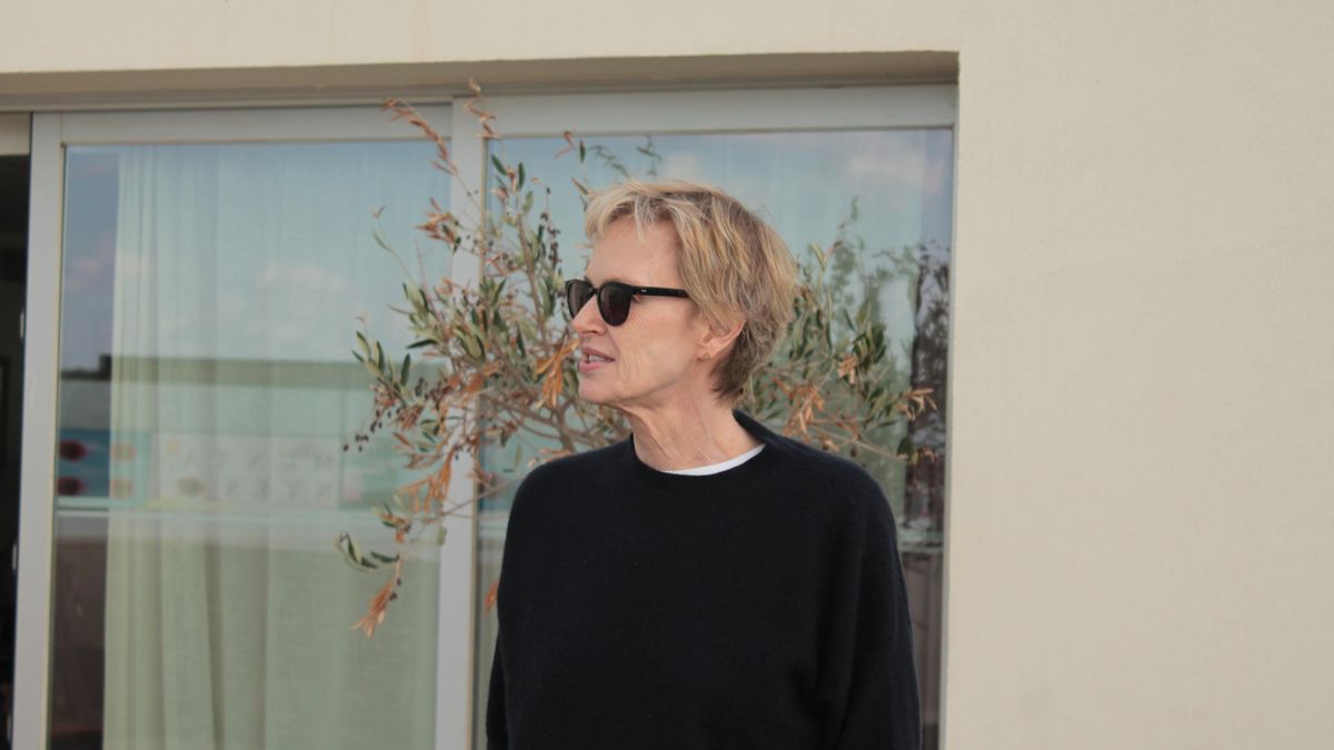 La escritora ha reconocido sentirse en paz por estar en Europa, frente al “miedo” que comienza a sentir en su país.