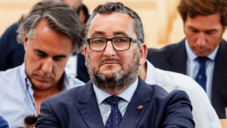 Personajes que el PP olvida en la trama de hidrocarburos: el lugarteniente que pasó de Falange a la Xunta de Feijóo