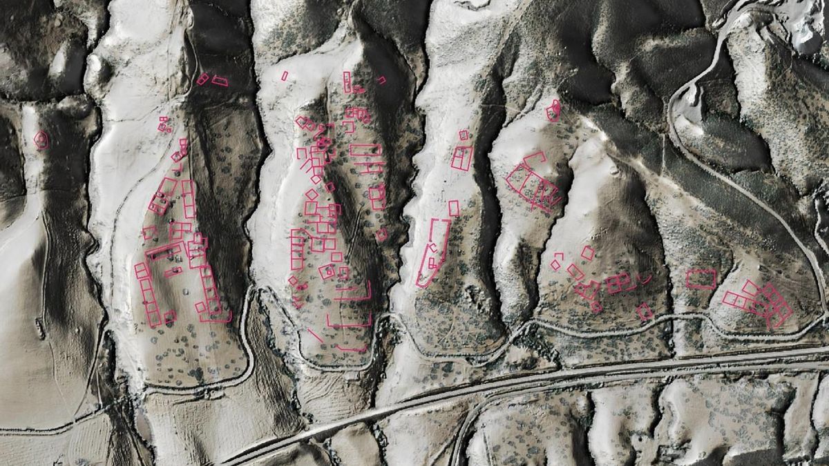 Anomalías del terreno en detalle detectadas con tecnología Lidar y donde se propone la ubicación de Al Zahira
