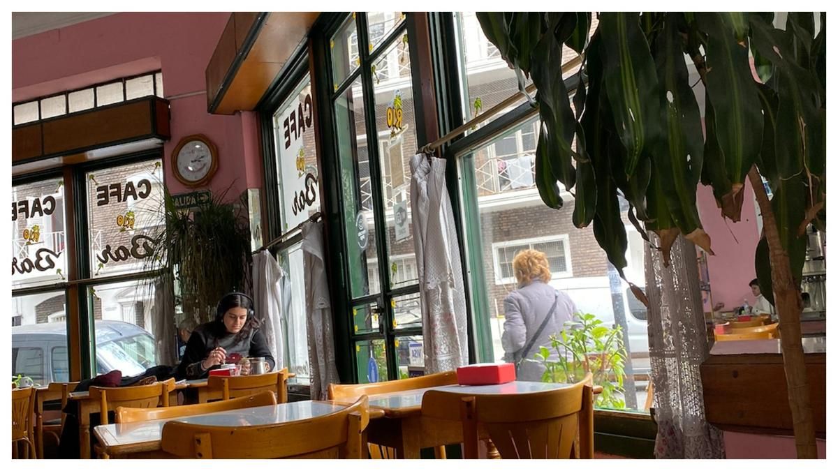Réquiem para un bar, libros de agosto