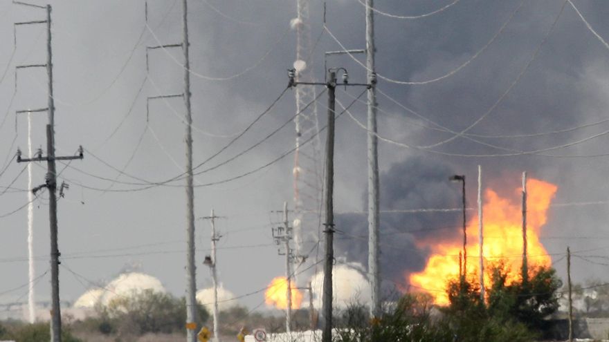 Un incendio en una refinería del estado mexicano de Veracruz deja siete heridos