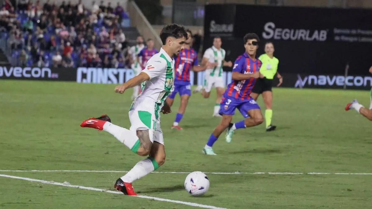 Kevin Medina, durante el partido en Elda