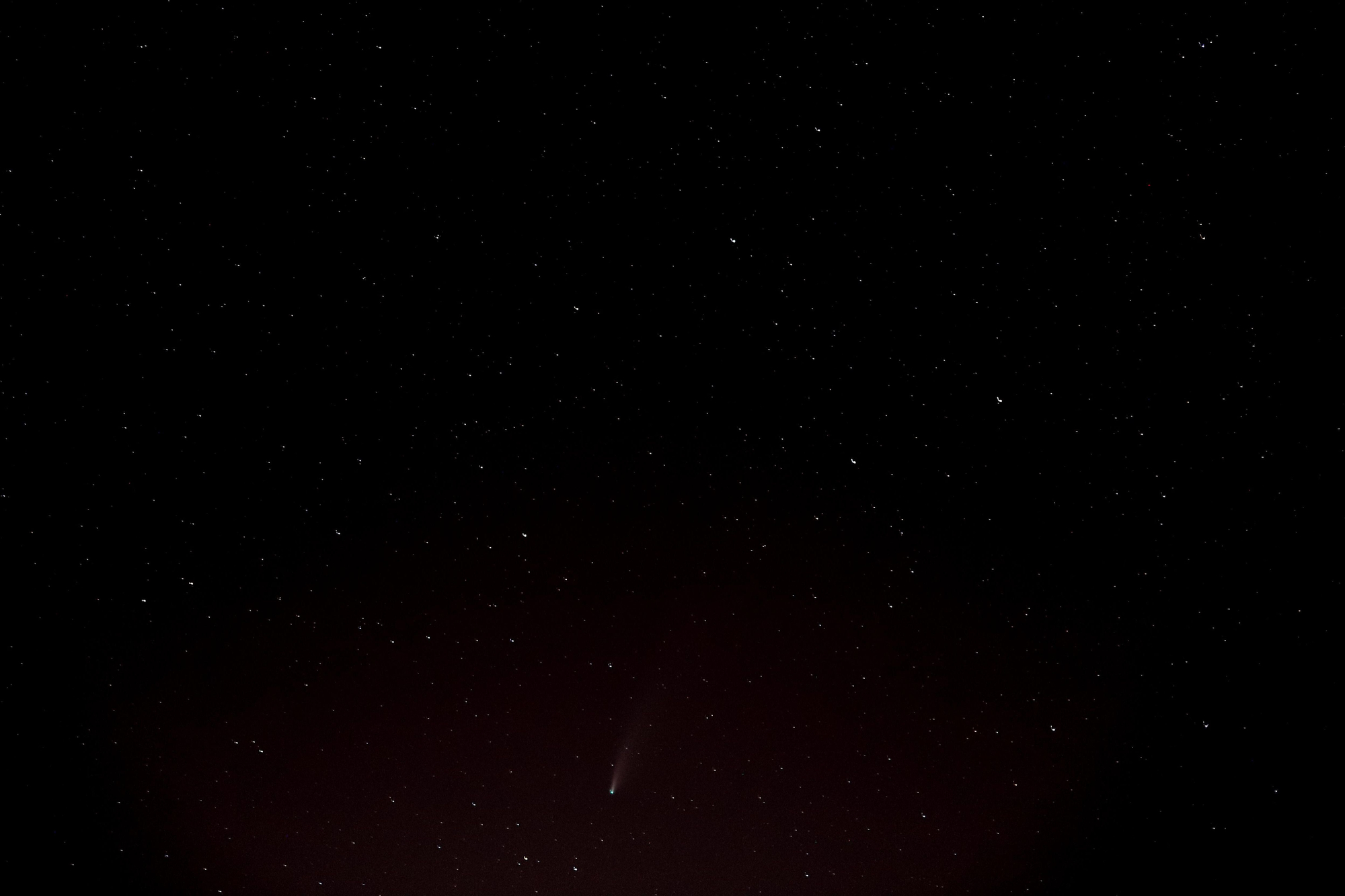 El cometa Neowise visto desde el Parque Nacional del Teide