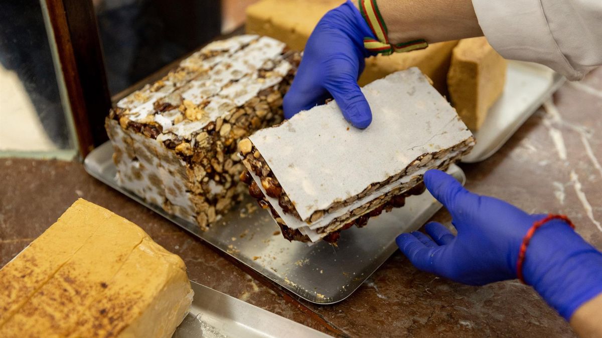 El turrón, un artículo de lujo esta Navidad: el precio se dispara un 16% por el incremento de los huevos y la almendra