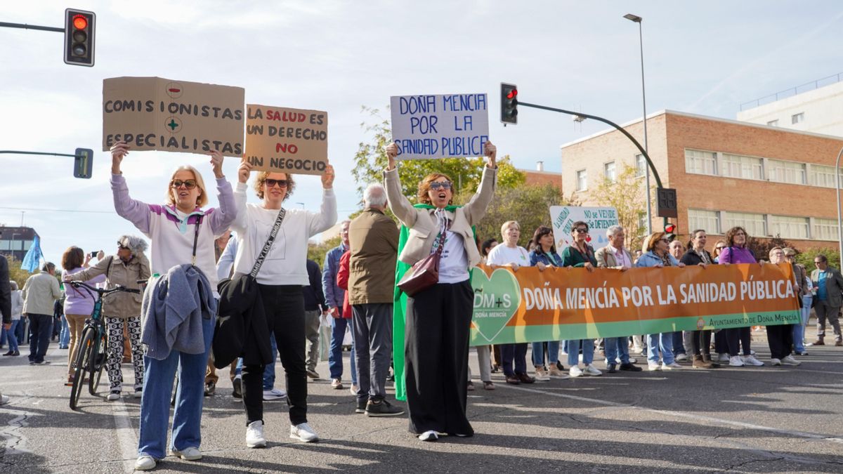 Las imágenes de la masiva manifestación en defensa de la sanidad pública en Córdoba