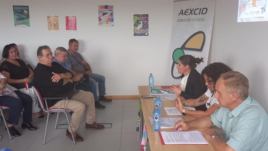 Gil Rosiña: "La nueva Ley de Cooperación posiciona a Extremadura a la vanguardia y refuerza el compromiso de la sociedad extremeña"