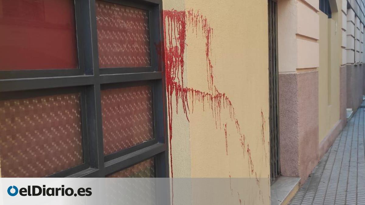 La Policía investiga un ataque vandálico contra la sede provincial del ...