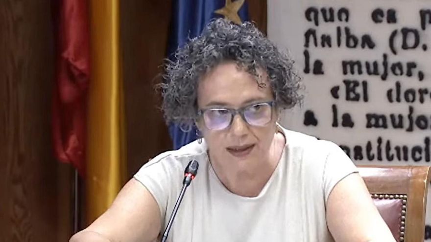 La secretaria de Zapatero, Gertrudis Alcázar, en la comisión del Senado.