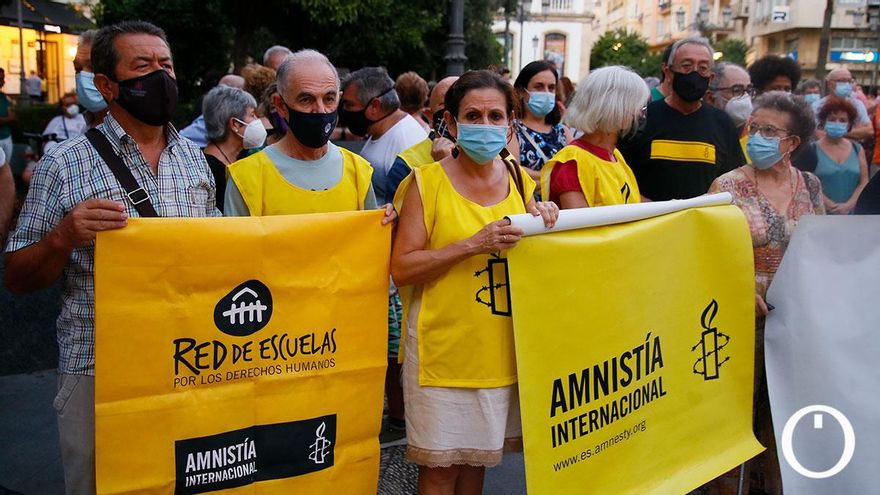 Concentración por las mujeres afganas en la plaza de las Tendillas