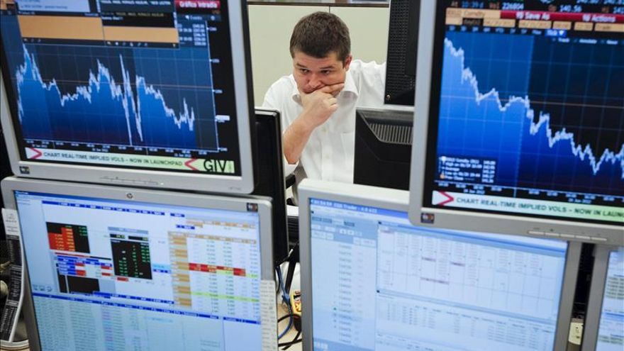 España coloca 4.016 millones y sube el interés a diez años al nivel de marzo