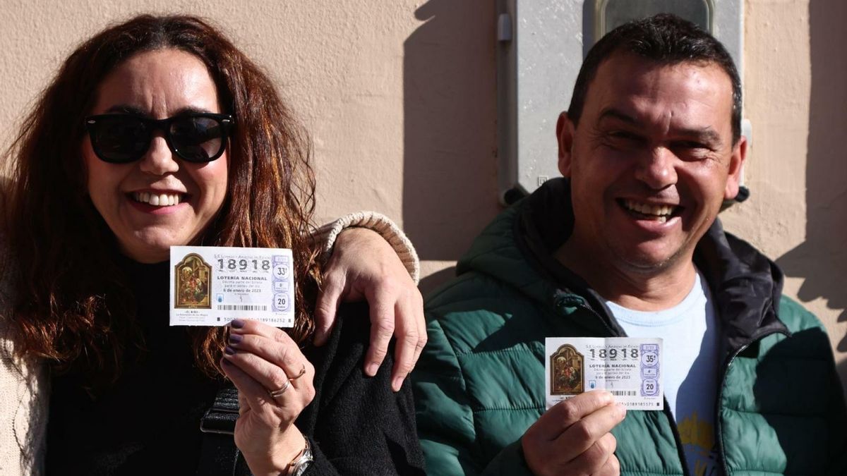 Dos de los agraciados en la localidad sevillana de Guillena.