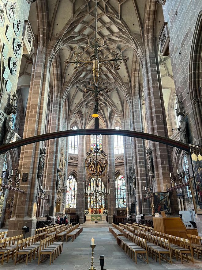 Bóvedas góticas en la Iglesia de San Lorenzo.