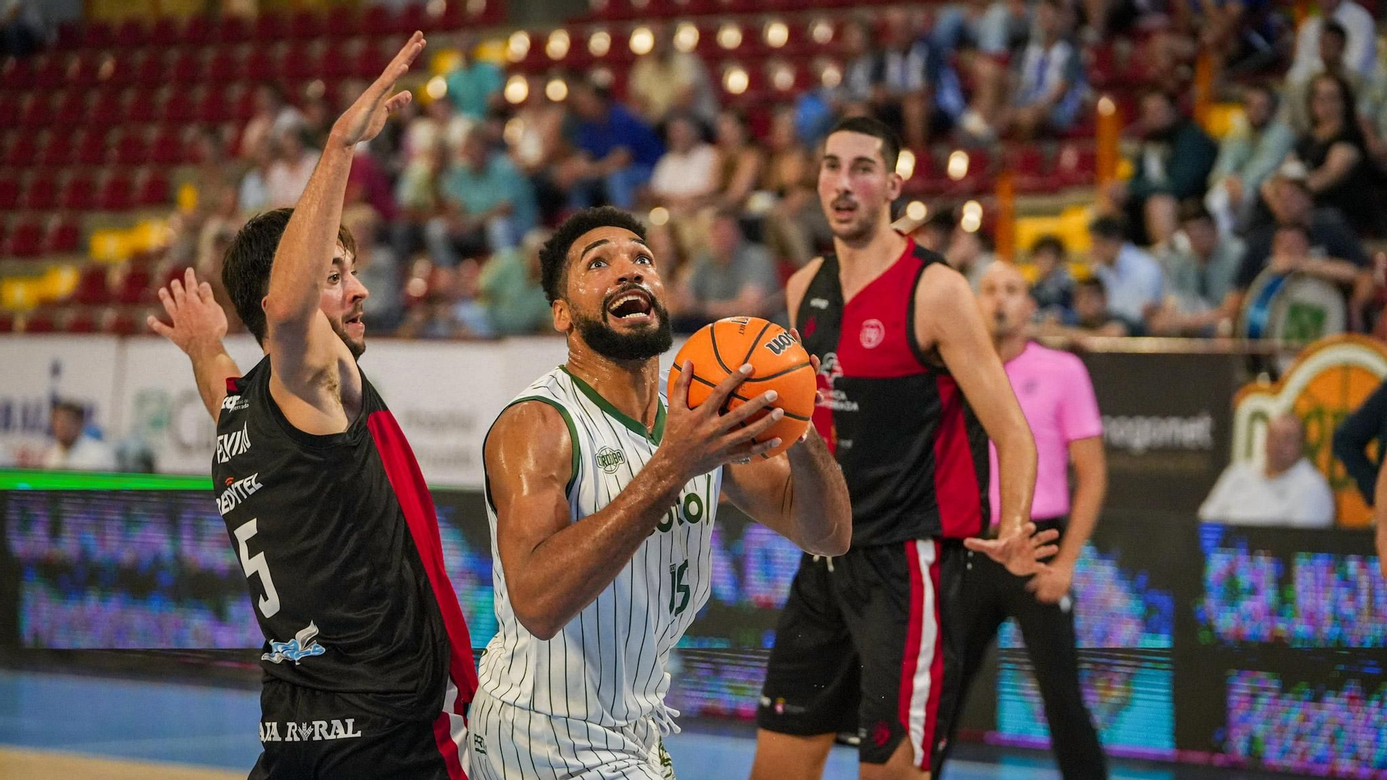 Las imágenes del Coto Córdoba CB - Clínica Ponferrada SDP