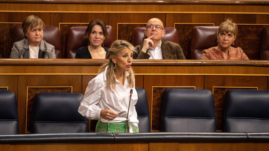 La vicepresidenta segunda y ministra de Trabajo y Economía Social, Yolanda Díaz, interviene durante una sesión de control al Gobierno.
