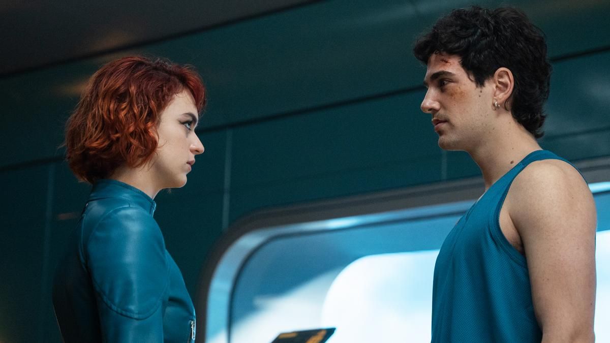 Alicia Falcó y Pau Simon en una escena de 'El refugio atómico'