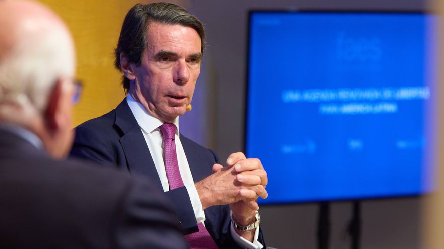 El expresidente del Gobierno y presidente de la Fundación FAES, José María Aznar, interviene durante la clausura del proyecto FAES 'Una Agenda Renovada para América Latina', en el Espacio Bertelsmann, a 21 de abril de 2023