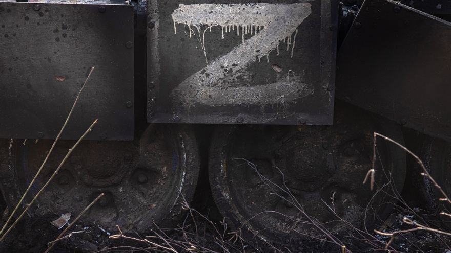 Un tanque ruso con la letra Z destruido cerca de Járkov el 31 de marzo.