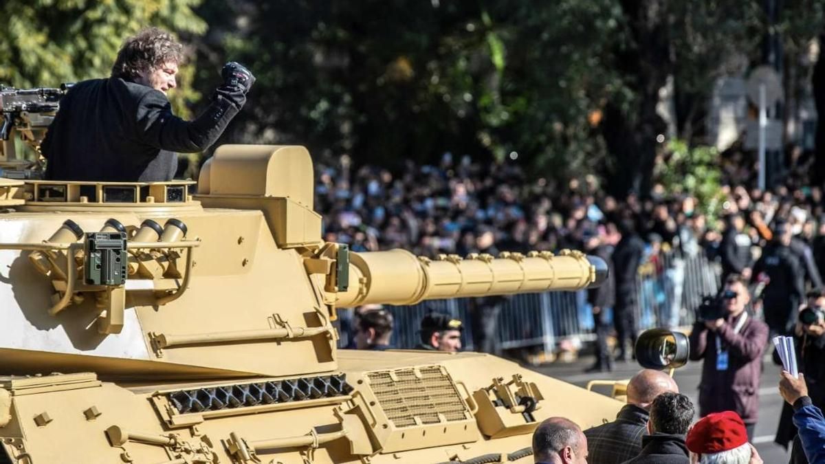 La Ley de Soberanía da más poder a las FFAA, sanciona sin control judicial previo y castiga "manipular" la opinión pública