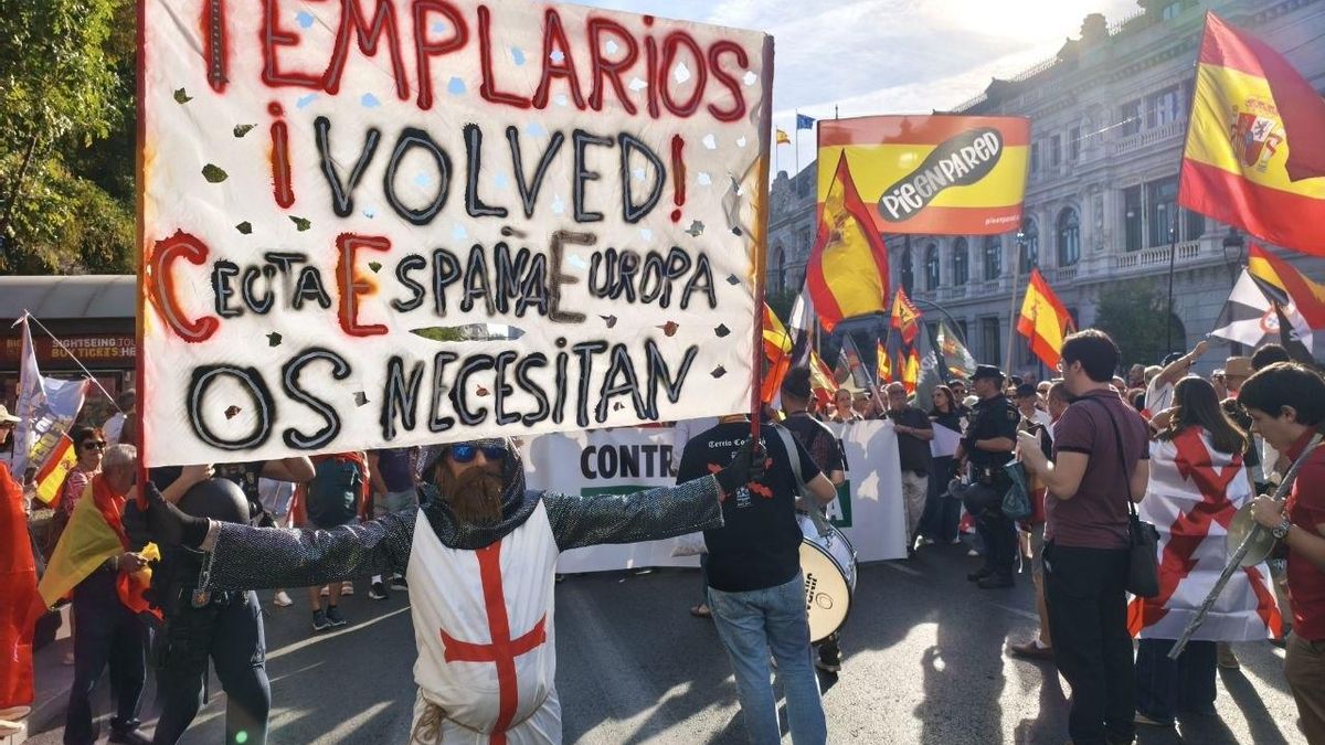 Manifestantes recorren Madrid en la protesta en apoyo a Ceuta y contra el Gobierno de Sánchez secundada por PP y Vox
